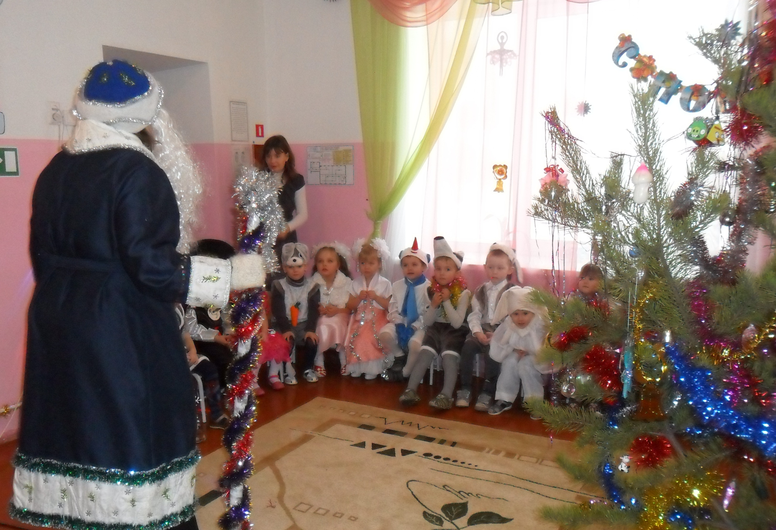 Новогодние сценарии утренник в доу Новогодние сценарии утренник в доу