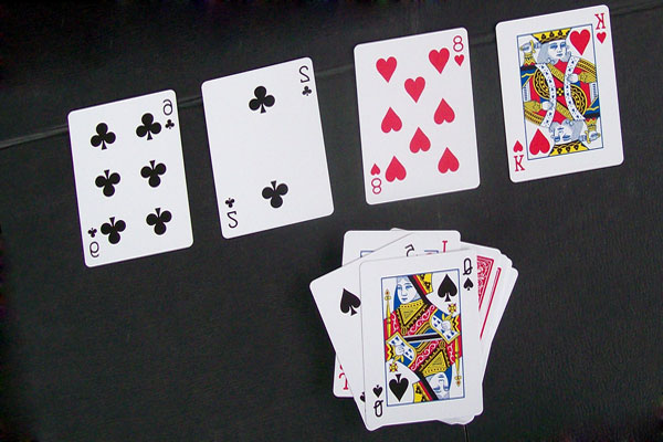 Карты играть. Пасьянс. Карточная игра для взрослых. Игра в карты. Игра солитер.