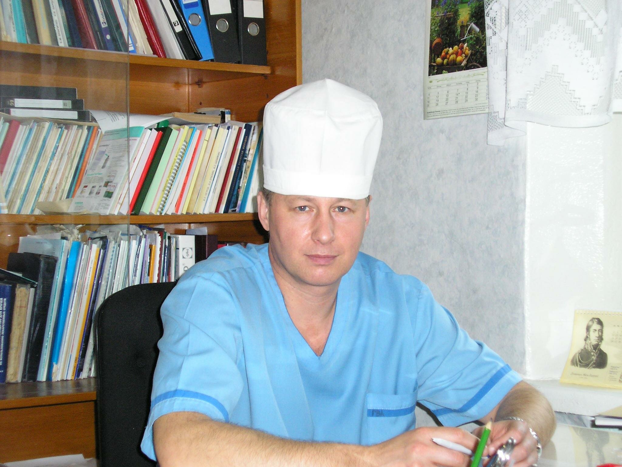 Врач хирург барнаул. Заведующий отделением хирургии Краснокамске. Хирург Барнаул.