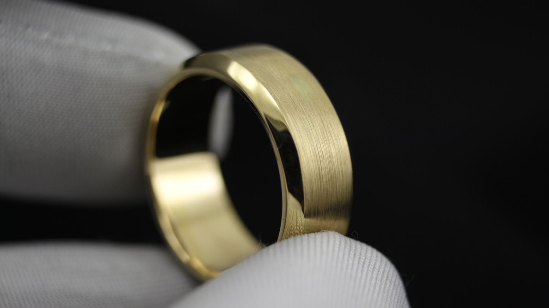 Золотые кольца обручалки 585 пробы