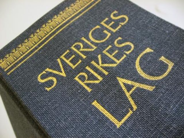 Свод законов швеции. Конституция швеции. Конституция швеции оригинал. Законы швеции. Конституция швеции 1975.