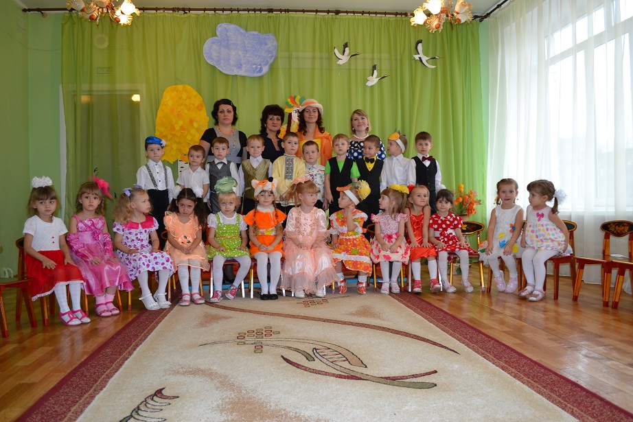 5 апреля в детском саду. Садик садик садик садик. Номера для садика. Детский сад 2005. Фотосессии в садике группой детей.