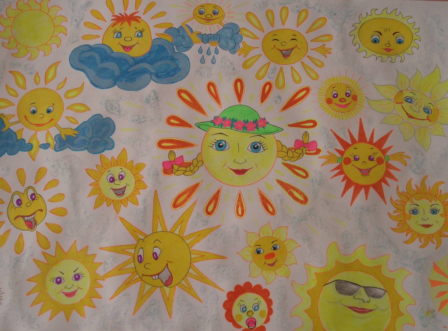 День солнца в доу. Рисование солнце средняя группа. Рисование солнышко в средней группе. Детские работы на тему солнце. Детские рисунки солнце.