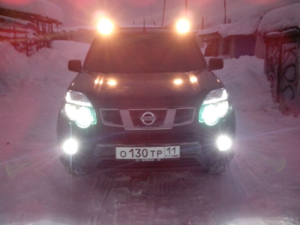 Фары свет ниссан х трейл. ПТФ X Trail t31. Ниссан х-Трейл т31 led Ближний. Nissan x Trail t31 свет. Ниссан икстрейл Дальний свет т 31.