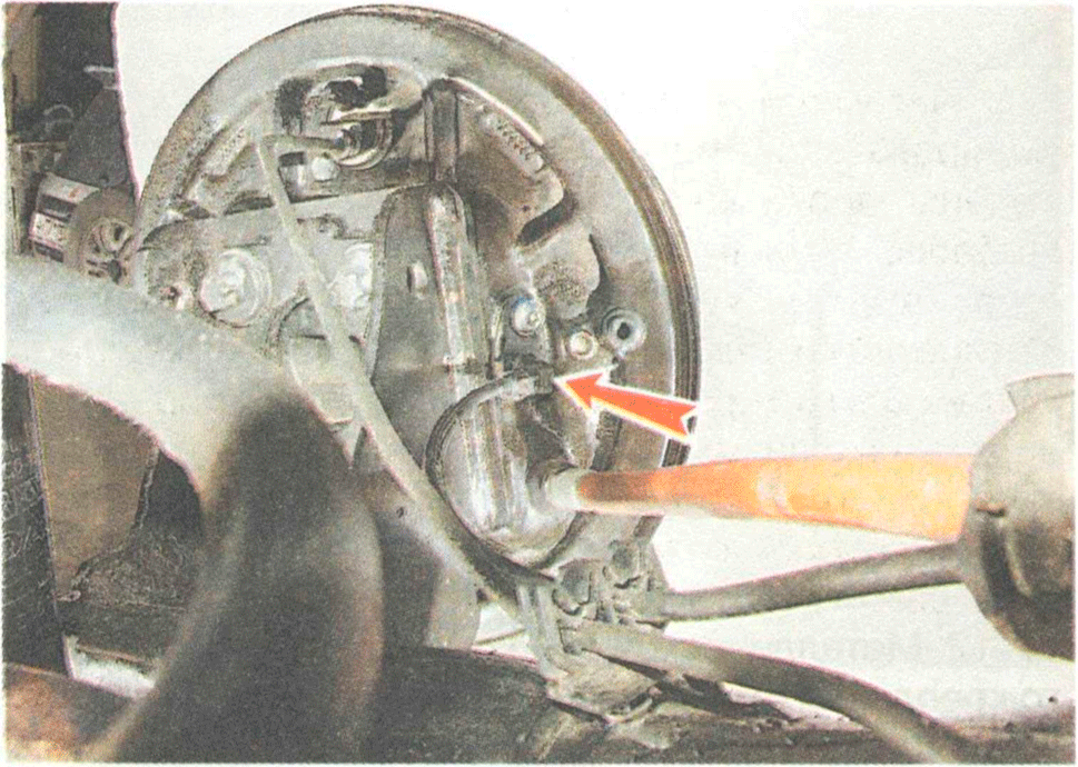 Тормозная трубка на задний цилиндр рено дастер 4х4 1. Замена переднего тормозного шланга рено дастер. Улучшение тормозов renault laguna 3. Штуцер тормозной трубки рено логан. Тормозная система дастер 4х4.