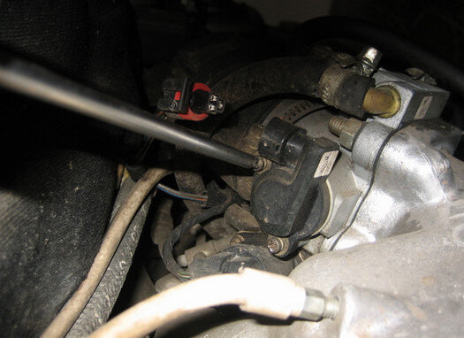 При оборотах более 1500 машина дергается не набирает обороты