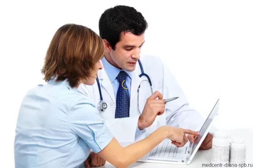 медицина вопрос. вопрос медик. вопросы врача к пациенту. пациент задает вопросы. клиент спрашивает вопрос у врача.