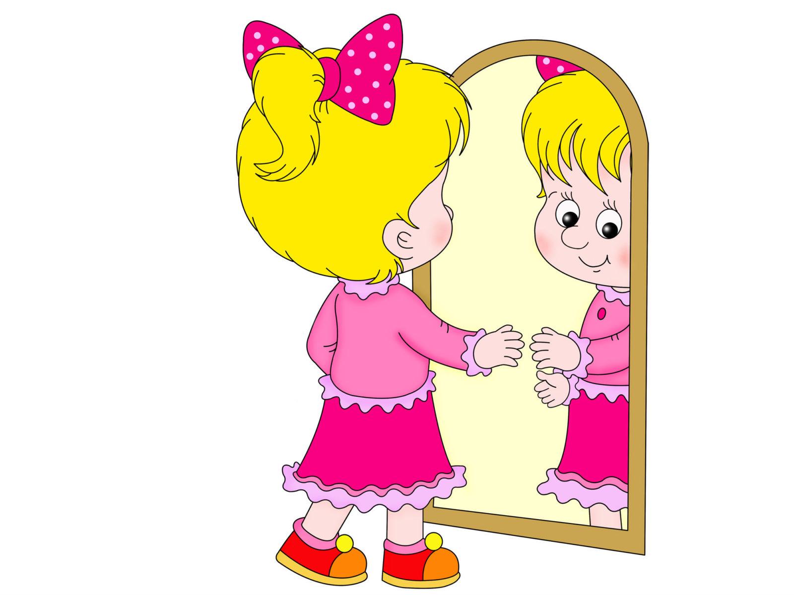 Отражение ребенка в зеркале